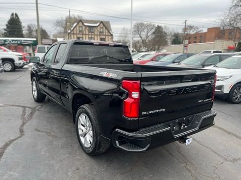 Used 2020 Chevrolet Silverado 1500 Custom w/ Custom Value Package image 5