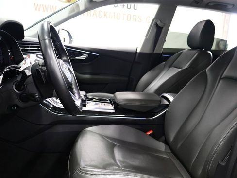 Used 2019 Audi Q8 Premium Plus w/ Premium Plus image 9