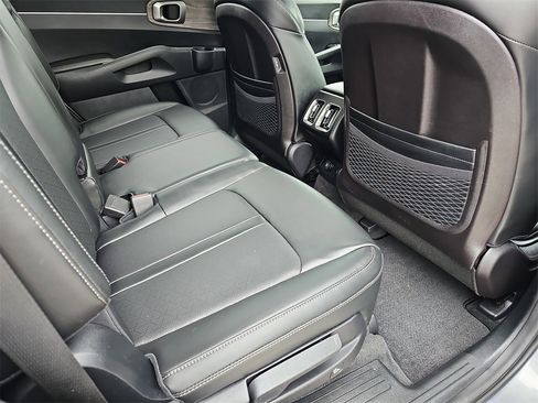 Used 2022 Kia Sorento S w/ Panoramic Sunroof Package image 14