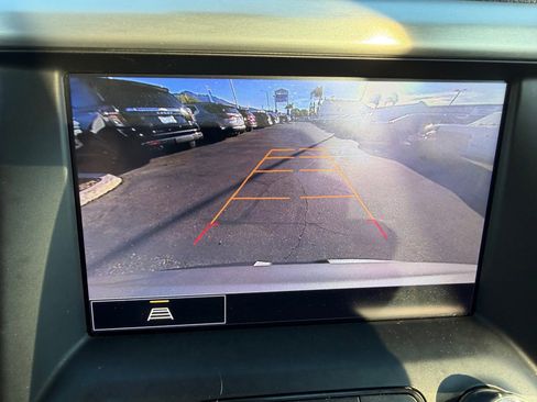 Used 2023 GMC Acadia SLT image 35