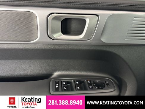 Used 2026 Hyundai Santa Fe SEL FWD image 12