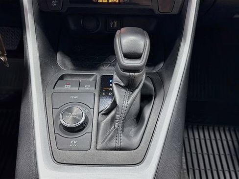 Certified 2023 Toyota RAV4 LE AWD/4WD image 14