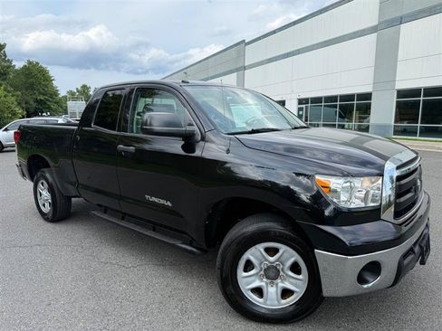 Used 2011 Toyota Tundra 4x4 Double Cab w/ Tow Pkg image 10