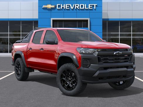 New 2026 Chevrolet Colorado Trail Boss w/ Midnight Edition AWD/4WD image 8
