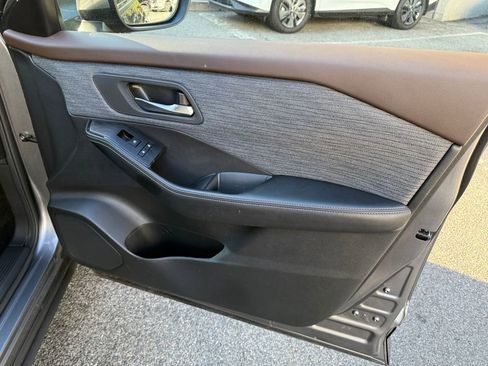 Used 2023 Nissan Rogue SV image 28