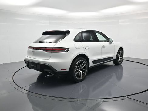 Certified 2026 Porsche Macan AWD/4WD image 30