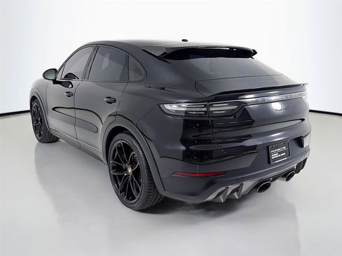 Used 2022 Porsche Cayenne Turbo GT AWD/4WD image 3