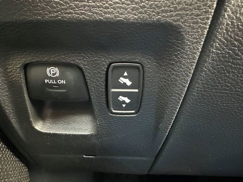 Used 2025 RAM 1500 Laramie AWD/4WD image 20