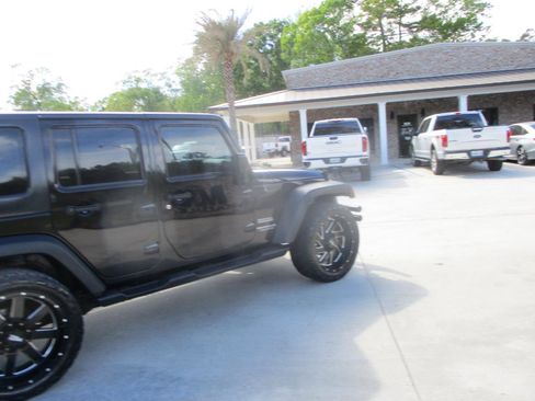 Used 2015 Jeep Wrangler Unlimited Sport w/ Quick Order Package 24S image 8