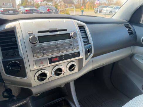 Used 2011 Toyota Tacoma 4x4 Access Cab w/ SR5 Pkg #2 image 13