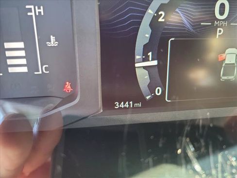 Used 2025 Toyota Tacoma SR5 AWD/4WD image 17