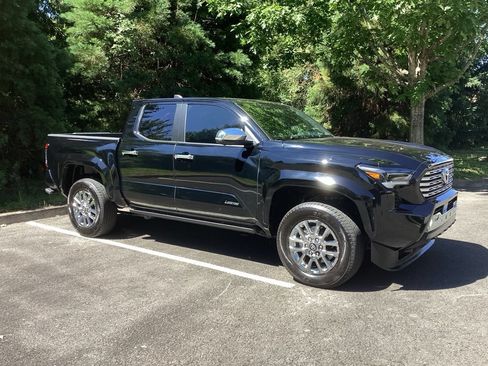 Certified 2024 Toyota Tacoma Limited w/ Limited Package (LT) AWD/4WD image 7