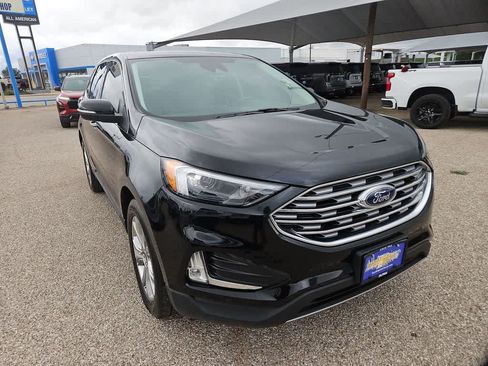 Used 2023 Ford Edge Titanium AWD/4WD image 2