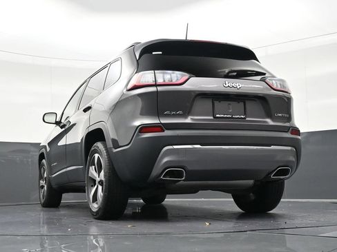Used 2022 Jeep Cherokee Limited image 29