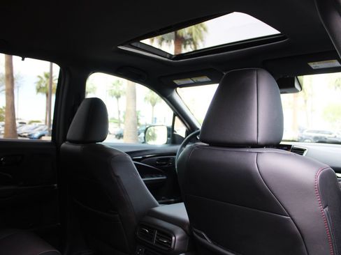 Used 2025 Honda Passport Black Edition image 18