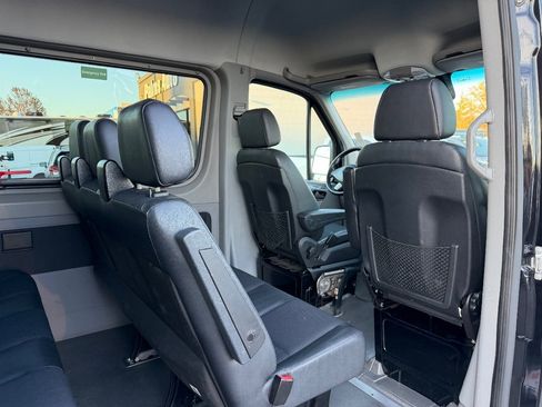 Used 2016 Mercedes-Benz Sprinter 2500 image 12