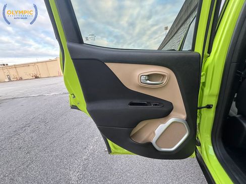 Used 2018 Jeep Renegade Latitude image 40