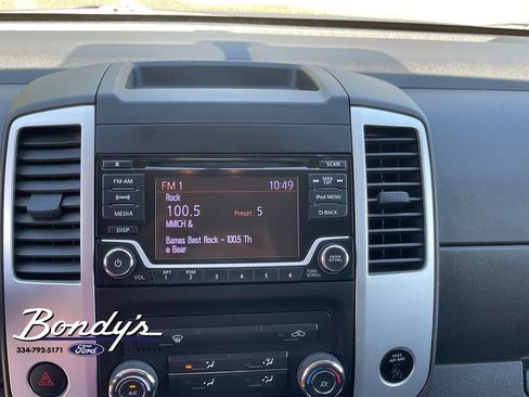 Used 2017 Nissan Frontier SV image 6