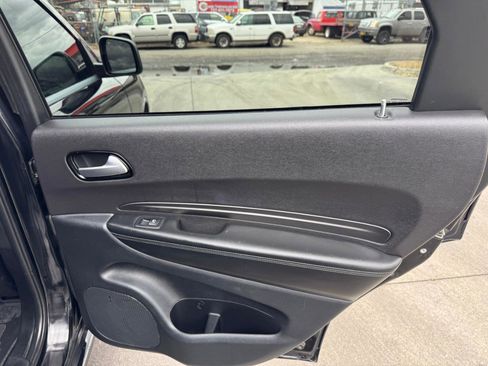 Used 2022 Dodge Durango SXT w/ Blacktop Package image 17