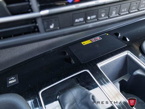 Used 2025 Toyota Sienna XSE FWD image 29