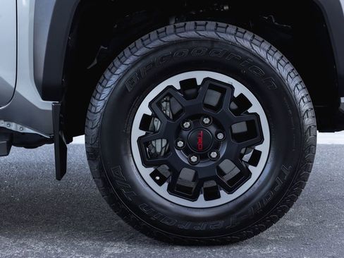 Certified 2024 Toyota Tacoma TRD Off-Road image 4