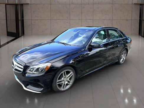 Used 2015 Mercedes-Benz E 400 4MATIC Sedan image 7