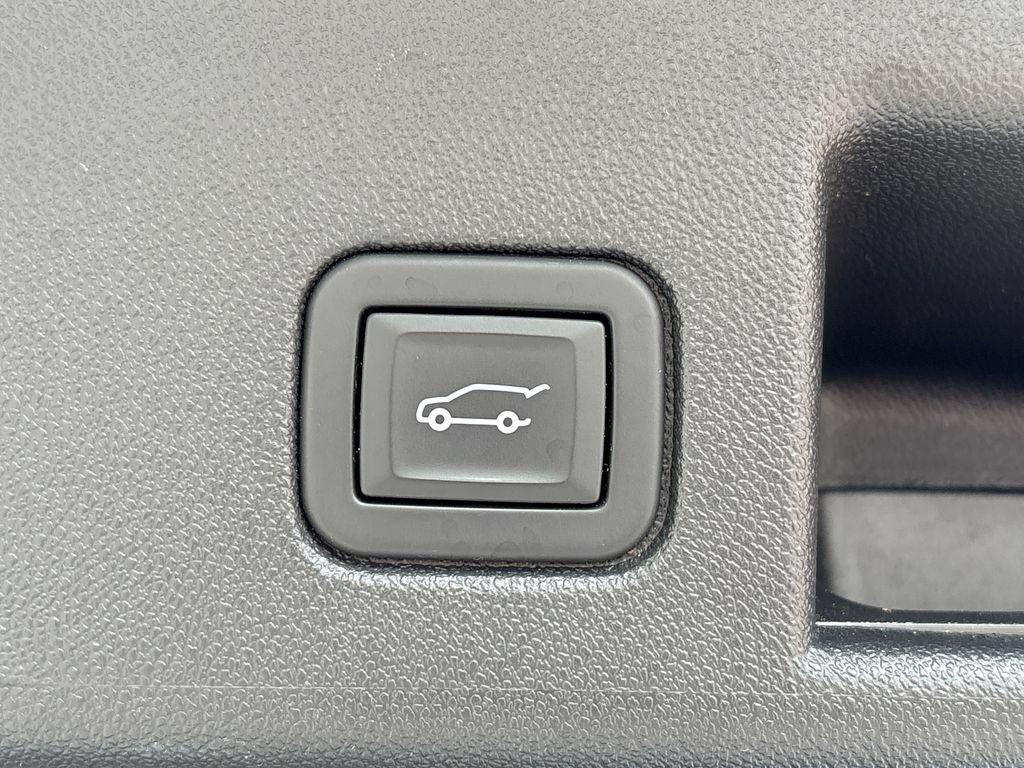 Used 2024 Chevrolet Equinox RS w/ RS Leather Package FWD image 30