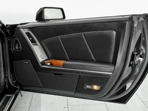 Used 2006 Cadillac XLR RWD image 38