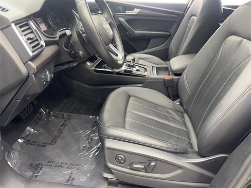 Used 2022 Audi Q5 2.0T Premium w/ Convenience Package image 27