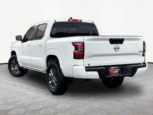 Used 2025 Nissan Frontier SV AWD/4WD image 4