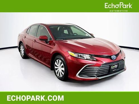 Used 2022 Toyota Camry LE image 1