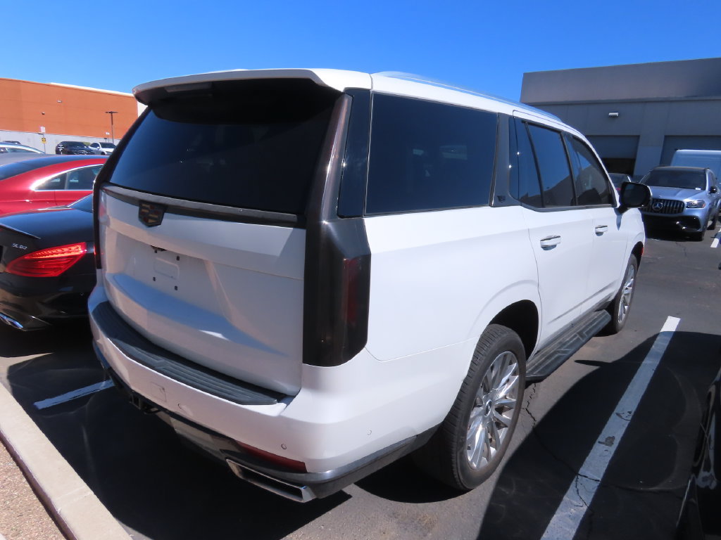 Used 2022 Cadillac Escalade Premium Luxury AWD/4WD image 4
