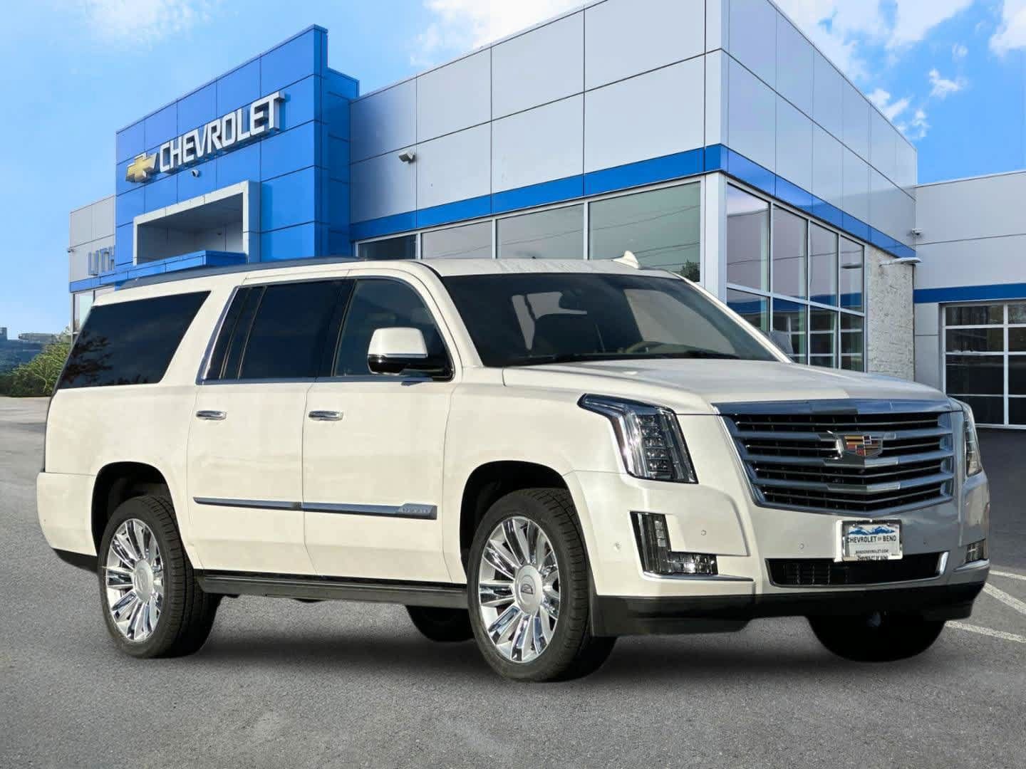 Used 2019 Cadillac Escalade ESV Platinum AWD/4WD image 9
