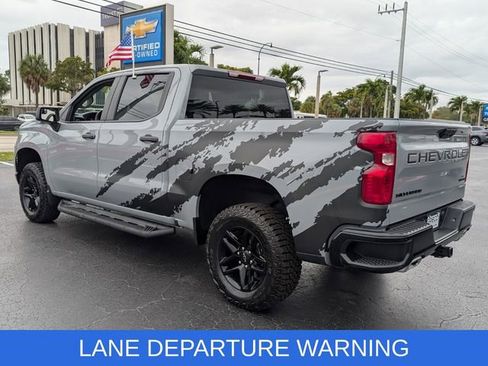 Used 2025 Chevrolet Silverado 1500 Custom Trail Boss w/ LPO, Dark Essentials Package image 5