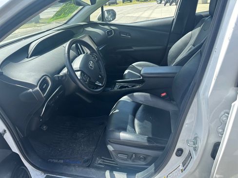 Used 2021 Toyota Prius Prime XLE FWD image 11