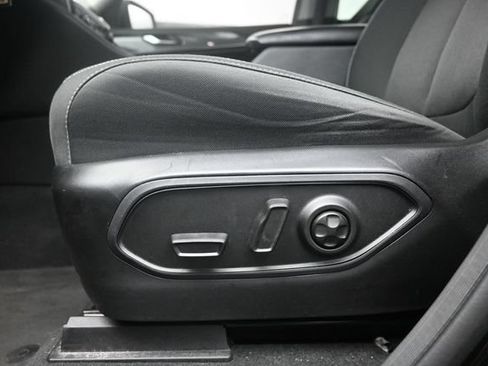 Used 2022 Jeep Grand Cherokee L Laredo w/ Luxury Tech Group I AWD/4WD image 15