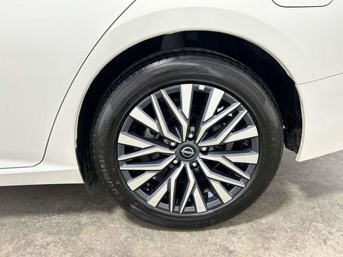 Used 2025 Nissan Altima 2.5 SV image 7