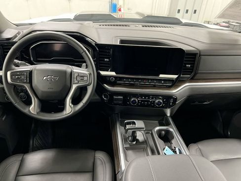 Used 2025 Chevrolet Silverado 1500 LT Trail Boss w/ LT Trail Boss Premium Package AWD/4WD image 10