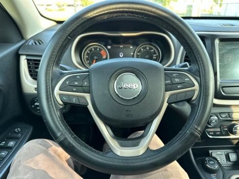 Used 2016 Jeep Cherokee Limited AWD/4WD image 38