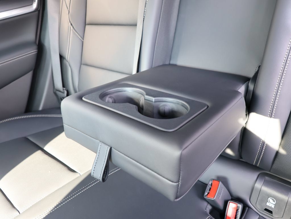 New 2027 GMC Terrain Elevation w/ Elevation Premium Package AWD/4WD image 26