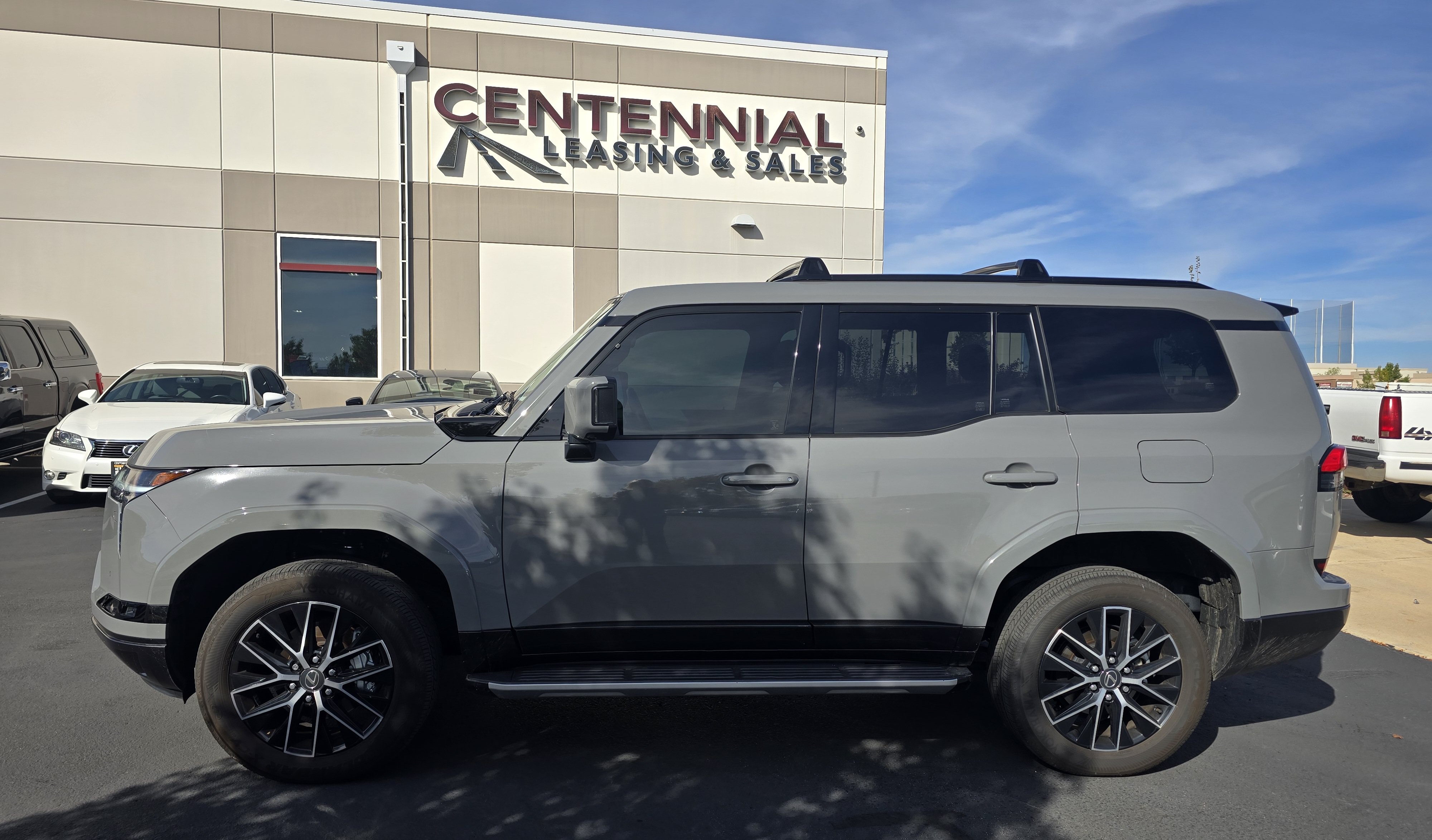 Used 2025 Lexus GX 550 w/ Accessory Package (2T) AWD/4WD image 4