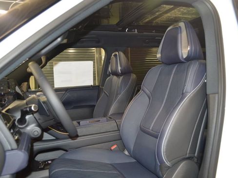New 2026 INFINITI QX80 4WD image 16