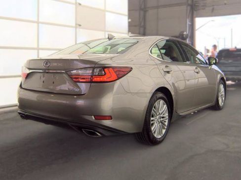 Used 2018 Lexus ES 350 w/ Navigation System Package FWD image 4