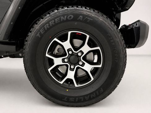 Used 2021 Jeep Wrangler Unlimited Rubicon w/ Cold Weather Group AWD/4WD image 33