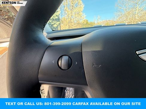 Used 2022 Tesla Model Y Long Range image 18