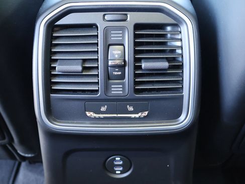 Certified 2026 Porsche Macan AWD/4WD image 24