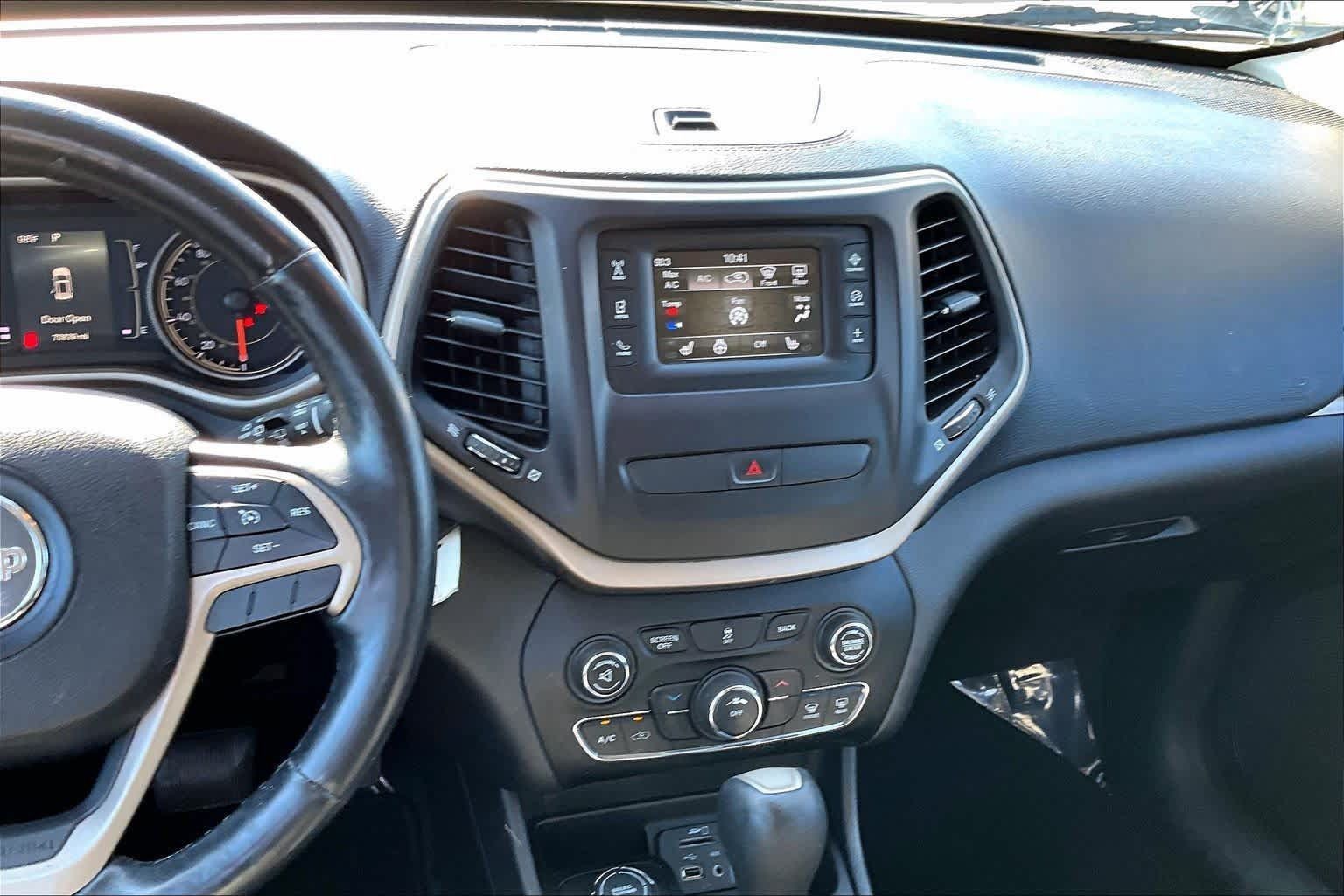Used 2016 Jeep Cherokee Sport w/ Cold Weather Group AWD/4WD image 5