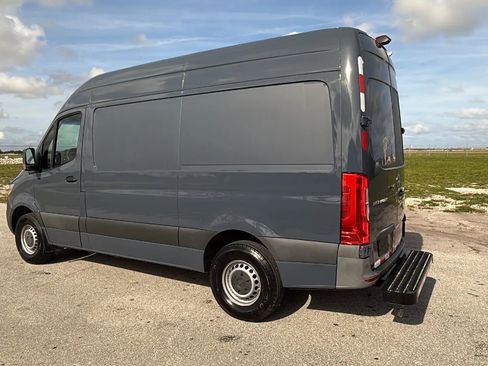 Used 2019 Mercedes-Benz Sprinter 144 image 3