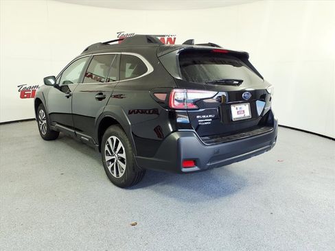 Certified 2025 Subaru Outback Premium image 2