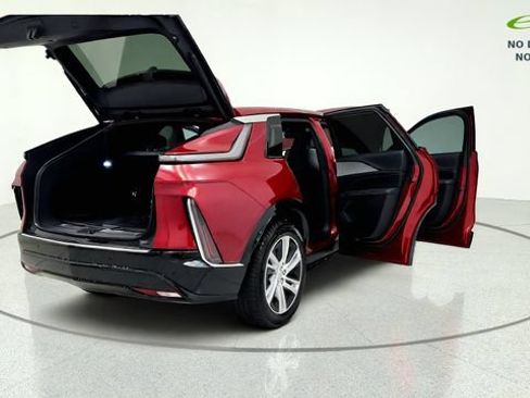 Used 2024 Cadillac Lyriq Tech w/ LPO, Floor Liner Package AWD/4WD image 18